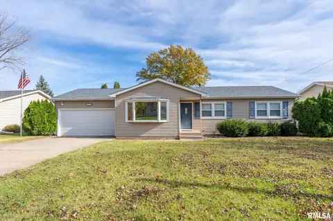 2696 9th St, East Moline, IL 61244