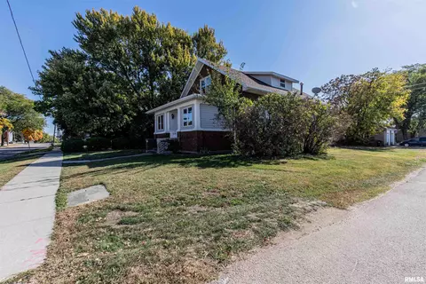 111 E 3rd St, Prophetstown, IL 61277 photo 2