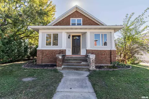 111 E 3rd St, Prophetstown, IL 61277
