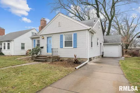 2320 15th Ave, Moline, IL 61265