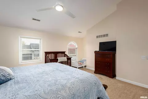 200 Golfview Dr, Eldridge, IA 52748 photo 20