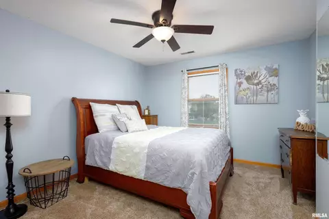 200 Golfview Dr, Eldridge, IA 52748 photo 24