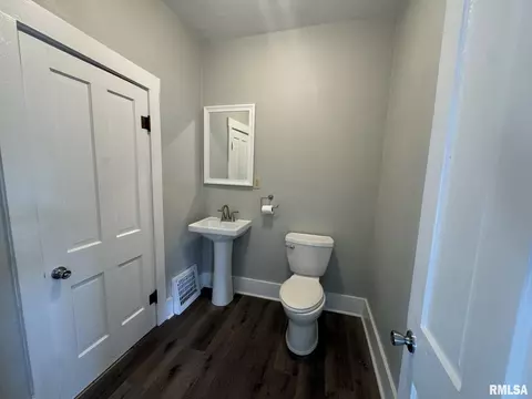 224 E Mcclure St, Kewanee, IL 61443 photo 10