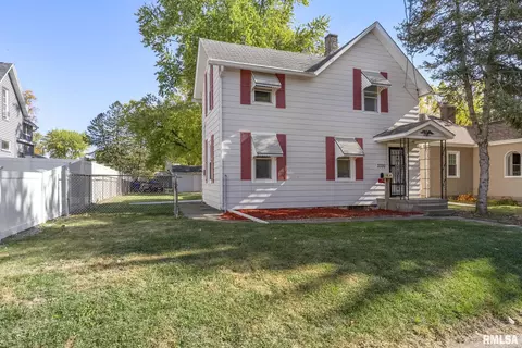 2320 18th Street A, Moline, IL 61265