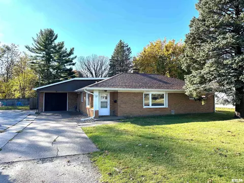 522 Avenue Of The Cities Ave, East Moline, IL 61244
