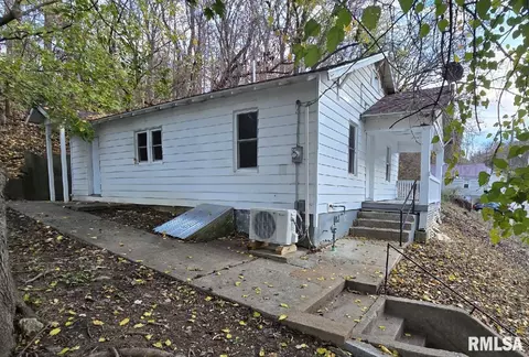 1212 Ely St, Hannibal, MO 63401