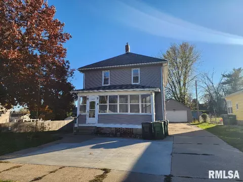 411 N 18th Ave, Clinton, IA 52732