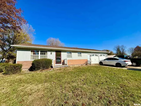 714 W Franklin St, New Windsor, IL 61465