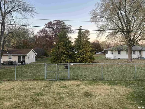 4301 17th Ave, Moline, IL 61265 photo 3