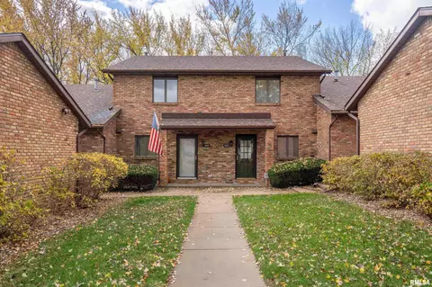 2423 E 51st St, Davenport, IA 52807