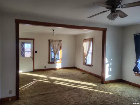 562 N County Road 850, Sutter, IL 62373 photo 5
