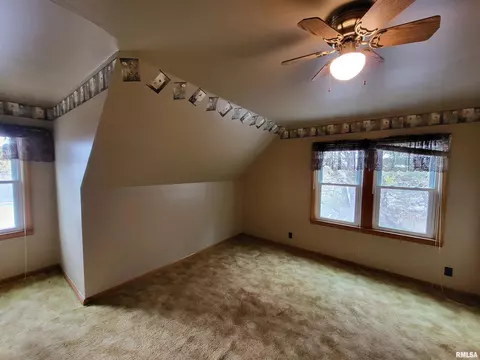 562 N County Road 850, Sutter, IL 62373 photo 11