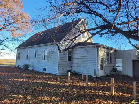 562 N County Road 850, Sutter, IL 62373 photo 16