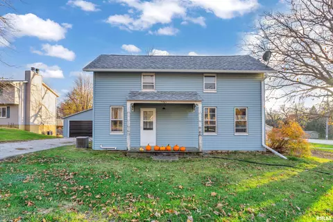 101 E Grove Rd, Long Grove, IA 52756