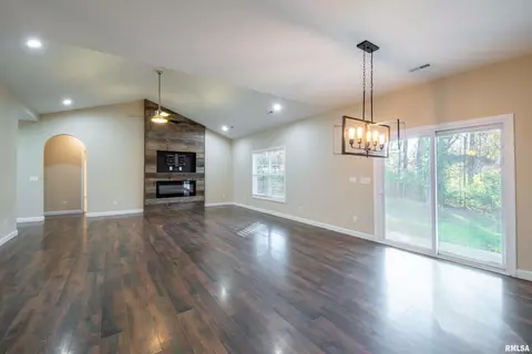 4885 Andrew Rd, Marion, IL 62959 photo 8