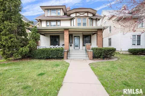 2218 Harrison St, Davenport, IA 52803