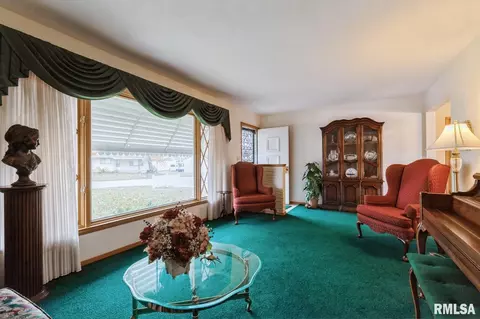 115 E 8th Ave, Colona, IL 61241 photo 3