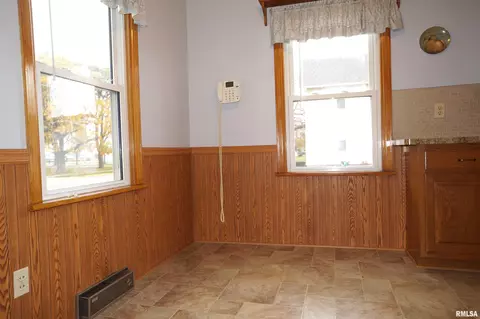 314 E Ogden Ave, Geneseo, IL 61254 photo 7