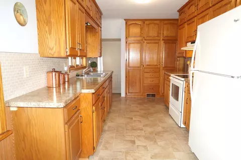 314 E Ogden Ave, Geneseo, IL 61254 photo 8