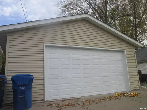 1909 1911 3rd St, Moline, IL 61265 photo 3