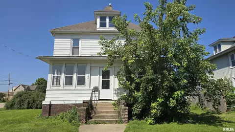103 N Elm St, Kewanee, IL 61443