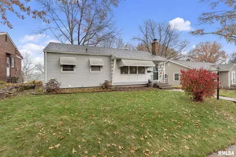 3017 Carey Ave, Davenport, IA 52803