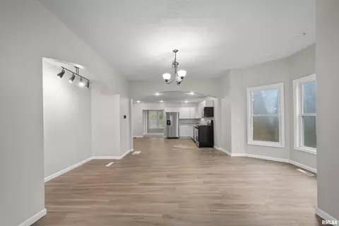 2804 8th Ave, Moline, IL 61265 photo 5