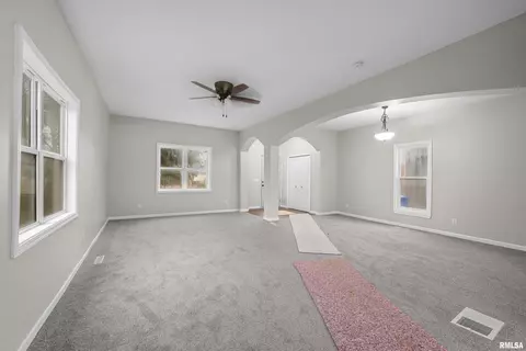 2804 8th Ave, Moline, IL 61265 photo 4
