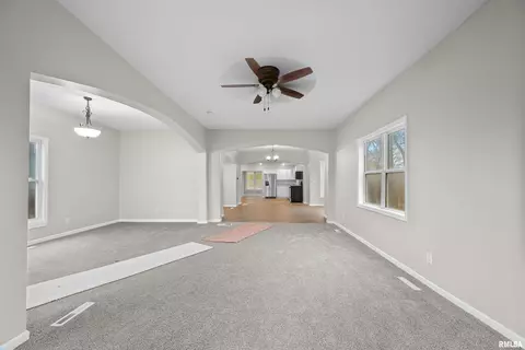 2804 8th Ave, Moline, IL 61265 photo 3