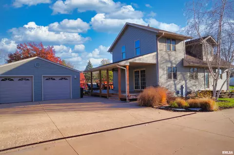 230 Elm St, Colona, IL 61241