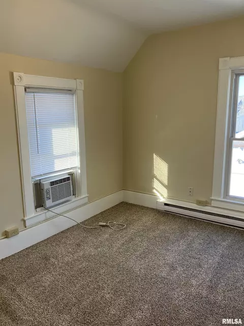 506 Pine St, Kewanee, IL 61443 photo 23