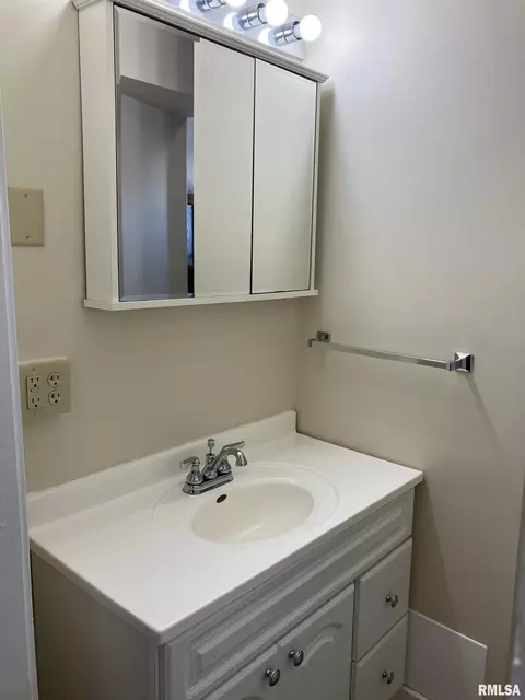 506 Pine St, Kewanee, IL 61443 photo 28