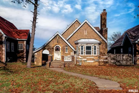 1108 W 16th St, Davenport, IA 52804