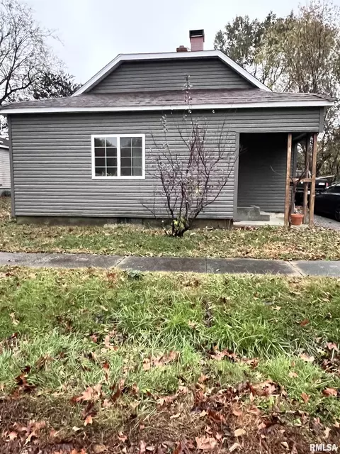 1108 W Adams St, Herrin, IL 62948