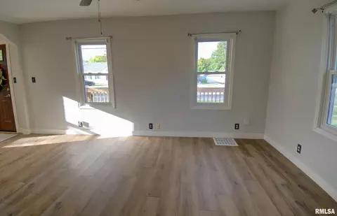 516 8th Ave, Silvis, IL 61282 photo 9