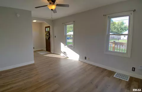 516 8th Ave, Silvis, IL 61282 photo 7