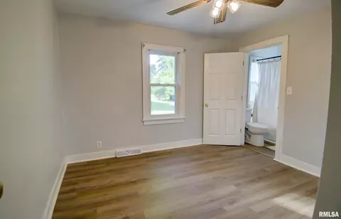 516 8th Ave, Silvis, IL 61282 photo 25