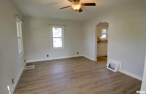 516 8th Ave, Silvis, IL 61282 photo 8