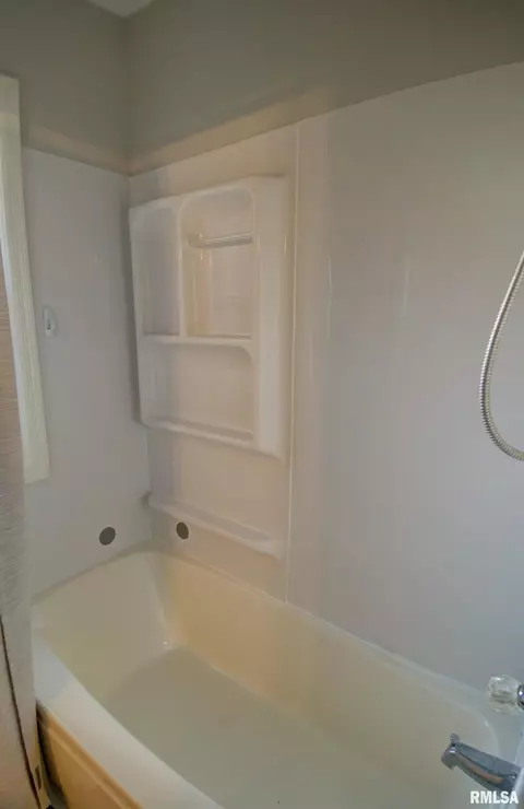 516 8th Ave, Silvis, IL 61282 photo 29