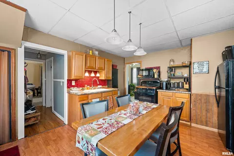 1827 16th Ave, Moline, IL 61265 photo 5