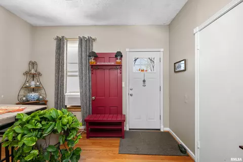1827 16th Ave, Moline, IL 61265 photo 2