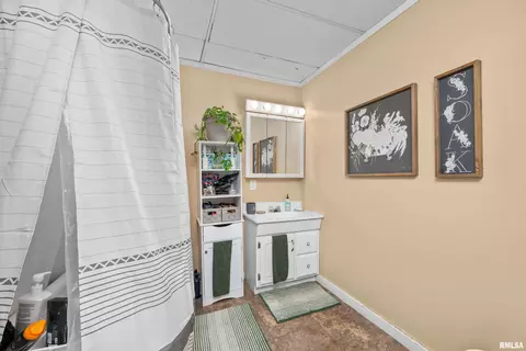 1827 16th Ave, Moline, IL 61265 photo 9