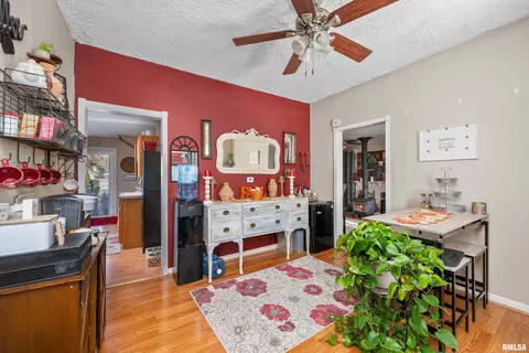 1827 16th Ave, Moline, IL 61265 photo 3