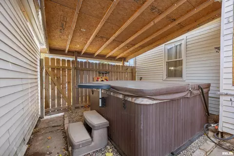 1827 16th Ave, Moline, IL 61265 photo 22