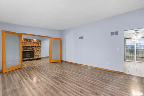 3726 15th Street D, Moline, IL 61265 photo 2