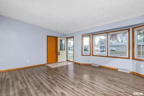 3726 15th Street D, Moline, IL 61265 photo 3