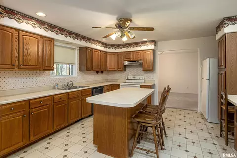 2115 Weaver Rd, Herrin, IL 62948 photo 14