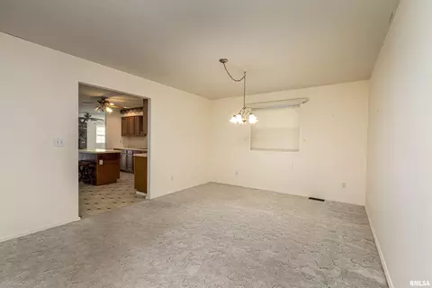 2115 Weaver Rd, Herrin, IL 62948 photo 6