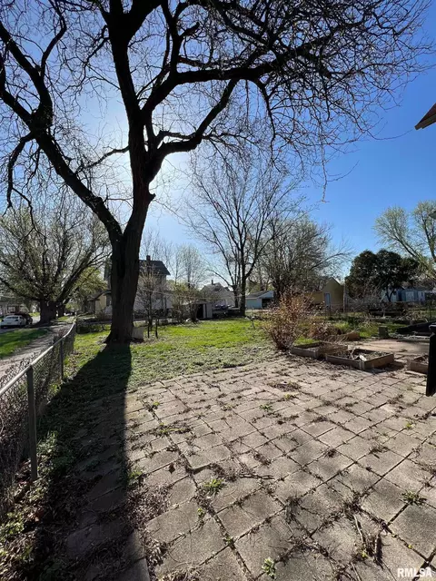1502 17th St, Moline, IL 61265 photo 8