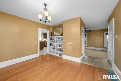 2309 15th St, Moline, IL 61265 photo 5